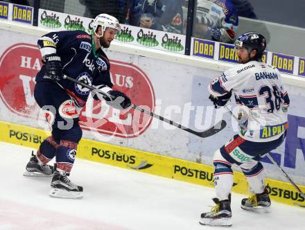 EBEL. Eishockey Bundesliga. EC VSV gegen Fehervar AV 19. Matt Kelly,  (VSV), Frank Banham (Fehervar). Villach, am 26.1.2016.
Foto: Kuess 


---
pressefotos, pressefotografie, kuess, qs, qspictures, sport, bild, bilder, bilddatenbank