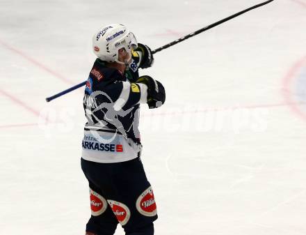 EBEL. Eishockey Bundesliga. EC VSV gegen Moser Medical Graz99ers. Torjubel Ryan McKiernan (VSV). Villach, am 29.1.2016.
Foto: Kuess 


---
pressefotos, pressefotografie, kuess, qs, qspictures, sport, bild, bilder, bilddatenbank