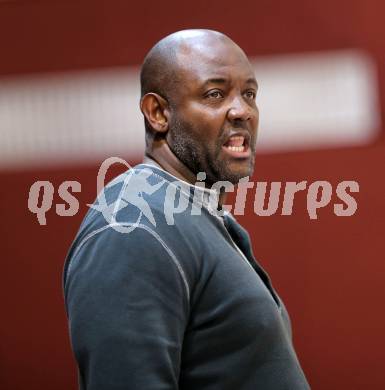 Basketball 2. Bundesliga 2015/16 Grunddurchgang 16. Runde. Woerthersee Piraten gegen Mattersburg Rocks. Trainer James Williams (Mattersburg). Klagenfurt, 30.1.2016.
Foto: Kuess
---
pressefotos, pressefotografie, kuess, qs, qspictures, sport, bild, bilder, bilddatenbank