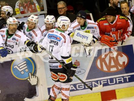 EBEL. Eishockey Bundesliga. KAC gegen VSV. Torjubel Dustin Johner (VSV). Klagenfurt, am 2.2.2016.
Foto: Kuess

---
pressefotos, pressefotografie, kuess, qs, qspictures, sport, bild, bilder, bilddatenbank