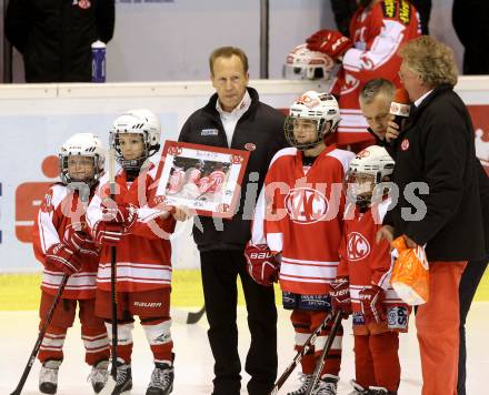 EBEL. Eishockey Bundesliga. KAC gegen VSV. Ehrung Geburtstag Karl Klemen (KAC). Klagenfurt, am 2.2.2016.
Foto: Kuess

---
pressefotos, pressefotografie, kuess, qs, qspictures, sport, bild, bilder, bilddatenbank