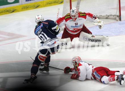 EBEL. Eishockey Bundesliga. EC VSV gegen KAC. Miha Verlic,  (VSV), Bernd Brueckler, Steven Strong (KAC). Villach, am 5.2.2016.
Foto: Kuess 


---
pressefotos, pressefotografie, kuess, qs, qspictures, sport, bild, bilder, bilddatenbank