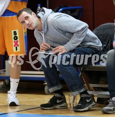 Basketball 2. Bundesliga 2015/16 Grunddurchgang 17. Runde. KOS Celovec gegen BBU Salzburg. Trainer Christian Raus (Salzburg). Klagenfurt, 6.2.2016.
Foto: Kuess
---
pressefotos, pressefotografie, kuess, qs, qspictures, sport, bild, bilder, bilddatenbank