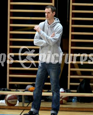 Basketball 2. Bundesliga 2015/16 Grunddurchgang 17. Runde. KOS Celovec gegen BBU Salzburg. Trainer Christian Raus (Salzburg). Klagenfurt, 6.2.2016.
Foto: Kuess
---
pressefotos, pressefotografie, kuess, qs, qspictures, sport, bild, bilder, bilddatenbank