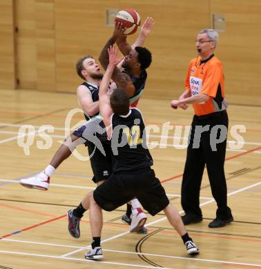 Basketball 2. Bundesliga 2015/16 Grunddurchgang 17. Runde. Villach Raiders  gegen Woerthersee Piraten. Dominique Richmond Jackson (Villach), Tim Huber, Christian Erschen  (Piraten). Villach, 7.2.2016.
Foto: Kuess
---
pressefotos, pressefotografie, kuess, qs, qspictures, sport, bild, bilder, bilddatenbank