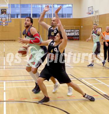 Basketball 2. Bundesliga 2015/16 Grunddurchgang 17. Runde. Villach Raiders  gegen Woerthersee Piraten. Marko Kolaric, (Villach), Daniel Gspandl, Joachim Buggelsheim  (Piraten). Villach, 7.2.2016.
Foto: Kuess
---
pressefotos, pressefotografie, kuess, qs, qspictures, sport, bild, bilder, bilddatenbank