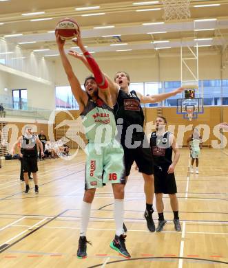 Basketball 2. Bundesliga 2015/16 Grunddurchgang 17. Runde. Villach Raiders  gegen Woerthersee Piraten. Marko Kolaric, (Villach), Sebastian Wuertz  (Piraten). Villach, 7.2.2016.
Foto: Kuess
---
pressefotos, pressefotografie, kuess, qs, qspictures, sport, bild, bilder, bilddatenbank