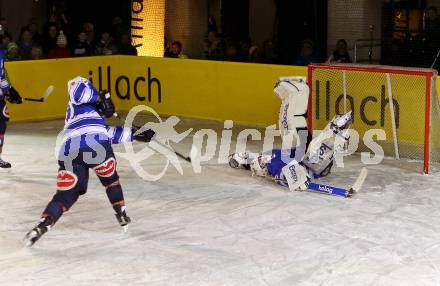 EBEL. Eishockey Bundesliga. Icefever. Showtraining VSV. Brock McBride, Lukas Herzog. Villach, am 12.2.2016.
Foto: Kuess
---
pressefotos, pressefotografie, kuess, qs, qspictures, sport, bild, bilder, bilddatenbank