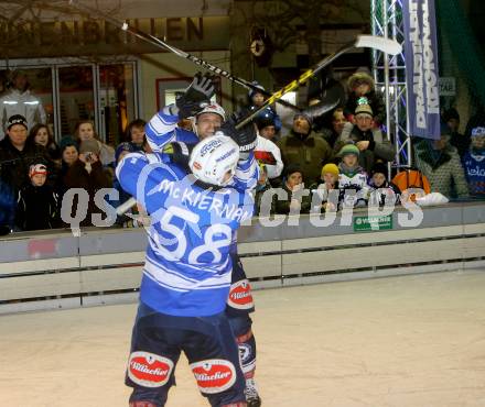 EBEL. Eishockey Bundesliga. Icefever. Showtraining VSV. Ryan McKiernan, Rick Schofield. Villach, am 12.2.2016.
Foto: Kuess
---
pressefotos, pressefotografie, kuess, qs, qspictures, sport, bild, bilder, bilddatenbank