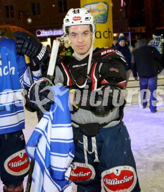 EBEL. Eishockey Bundesliga. Icefever. Showtraining VSV. Brock McBride. Villach, am 12.2.2016.
Foto: Kuess
---
pressefotos, pressefotografie, kuess, qs, qspictures, sport, bild, bilder, bilddatenbank