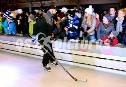 EBEL. Eishockey Bundesliga. Icefever. Showtraining VSV. Co-Trainer Markus Peintner. Villach, am 12.2.2016.
Foto: Kuess
---
pressefotos, pressefotografie, kuess, qs, qspictures, sport, bild, bilder, bilddatenbank