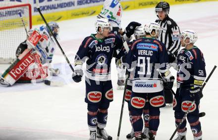 EBEL. Eishockey Bundesliga. EC VSV gegen HDD TELEMACH Olimpija Ljubljana. Torjubel Adis Alagic, Miha Verlic, Dustin Johner, Ryan McKiernan (VSV). Villach, am 19.2.2016.
Foto: Kuess 


---
pressefotos, pressefotografie, kuess, qs, qspictures, sport, bild, bilder, bilddatenbank