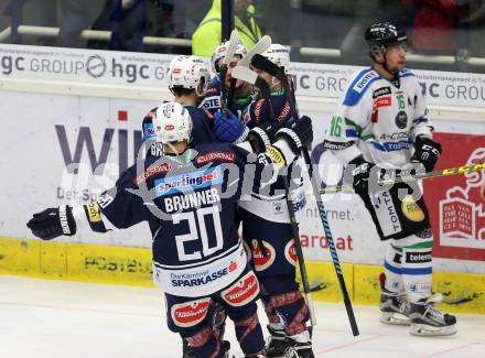 EBEL. Eishockey Bundesliga. EC VSV gegen HDD TELEMACH Olimpija Ljubljana. Torjubel Patrick Platzer, Christof Kromp, Brock McBride, Nico Brunner (VSV). Villach, am 19.2.2016.
Foto: Kuess 


---
pressefotos, pressefotografie, kuess, qs, qspictures, sport, bild, bilder, bilddatenbank