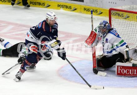 EBEL. Eishockey Bundesliga. EC VSV gegen HDD TELEMACH Olimpija Ljubljana. Dustin Johner,  (VSV), Oliver Roy (Laibach). Villach, am 19.2.2016.
Foto: Kuess 


---
pressefotos, pressefotografie, kuess, qs, qspictures, sport, bild, bilder, bilddatenbank