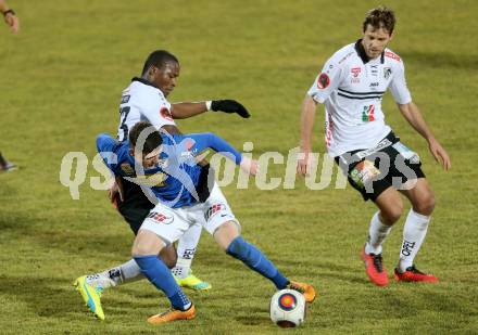 Fussball tipico Bundesliga. RZ Pellets WAC gegen SV Groedig. Issiaka Ouedraogo, Boris Huettenbrenner, (WAC), Martin Rasner (Groedig). Lavanttal Arena, am 20.2.2016.
Foto: Kuess
---
pressefotos, pressefotografie, kuess, qs, qspictures, sport, bild, bilder, bilddatenbank