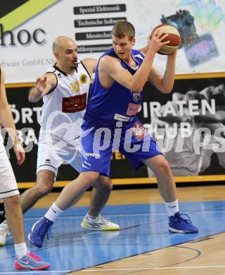 Basketball 2. Bundesliga 2015/16 Grunddurchgang 20. Runde. Woerthersee Piraten gegen Vienna D.C. Timberwolves. Joachim Buggelsheim, (Piraten),  Renato Poljak (Timberwolves). Klagenfurt, 27.2.2016.
Foto: Kuess
---
pressefotos, pressefotografie, kuess, qs, qspictures, sport, bild, bilder, bilddatenbank