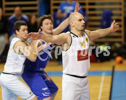 Basketball 2. Bundesliga 2015/16 Grunddurchgang 20. Runde. Woerthersee Piraten gegen Vienna D.C. Timberwolves. Joachim Buggelsheim (Piraten). Klagenfurt, 27.2.2016.
Foto: Kuess
---
pressefotos, pressefotografie, kuess, qs, qspictures, sport, bild, bilder, bilddatenbank