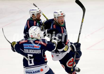 EBEL. Eishockey Bundesliga. EC VSV gegen UPC Vienna Capitals. Torjubel Ziga Pance, Peter Robin Weihager, Gerhard Unterluggauer (VSV). Villach, am 28.2.2016.
Foto: Kuess 


---
pressefotos, pressefotografie, kuess, qs, qspictures, sport, bild, bilder, bilddatenbank