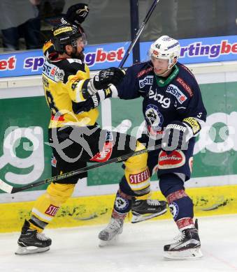 EBEL. Eishockey Bundesliga. EC VSV gegen UPC Vienna Capitals. Dustin Johner, (VSV), Florian Iberer (Caps). Villach, am 28.2.2016.
Foto: Kuess 


---
pressefotos, pressefotografie, kuess, qs, qspictures, sport, bild, bilder, bilddatenbank