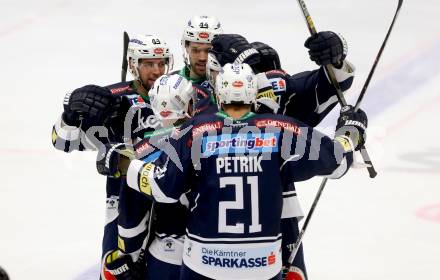 EBEL. Eishockey Bundesliga. EC VSV gegen UPC Vienna Capitals. Torjubel Ziga Pance, Peter Robin Weihager, Gerhard Unterluggauer, Rick Schofield, Benjamin Petrik (VSV). Villach, am 28.2.2016.
Foto: Kuess 


---
pressefotos, pressefotografie, kuess, qs, qspictures, sport, bild, bilder, bilddatenbank