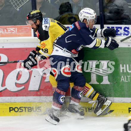 EBEL. Eishockey Bundesliga. EC VSV gegen UPC Vienna Capitals. Brock McBride, (VSV), Florian Iberer  (Caps). Villach, am 28.2.2016.
Foto: Kuess 


---
pressefotos, pressefotografie, kuess, qs, qspictures, sport, bild, bilder, bilddatenbank