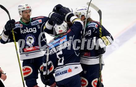 EBEL. Eishockey Bundesliga. EC VSV gegen UPC Vienna Capitals. Torjubel Ziga Pance, Peter Robin Weihager, Gerhard Unterluggauer, Rick Schofield (VSV). Villach, am 28.2.2016.
Foto: Kuess 


---
pressefotos, pressefotografie, kuess, qs, qspictures, sport, bild, bilder, bilddatenbank