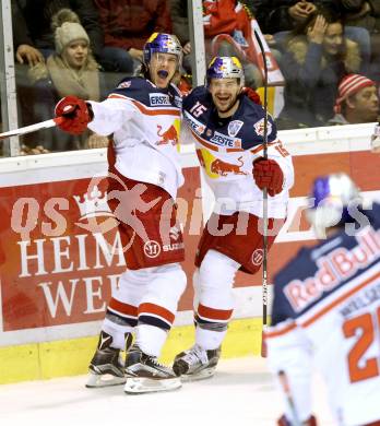 EBEL. Eishockey Bundesliga. KAC gegen EC Red Bull Salzburg. Torjubel Matthias Trattnig, Manuel Latusa (Salzburg). Klagenfurt, am 28.2.2016.
Foto: Kuess

---
pressefotos, pressefotografie, kuess, qs, qspictures, sport, bild, bilder, bilddatenbank