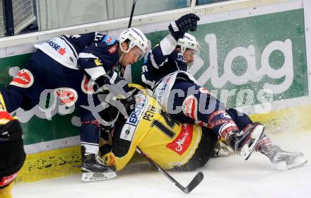 EBEL. Eishockey Bundesliga. EC VSV gegen UPC Vienna Capitals. Mark Santorelli, Eric Hunter,  (VSV), Patrick Peter (Caps). Villach, am 28.2.2016.
Foto: Kuess 


---
pressefotos, pressefotografie, kuess, qs, qspictures, sport, bild, bilder, bilddatenbank