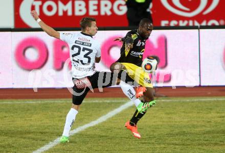 Fussball tipico Bundesliga. RZ Pellets WAC gegen Cashpoint SCR Altach. Peter Tschernegg,  (WAC), Ngwat Mahop Louis Clement (Altach). Lavanttal Arena, am 1.3.2016.
Foto: Kuess
---
pressefotos, pressefotografie, kuess, qs, qspictures, sport, bild, bilder, bilddatenbank