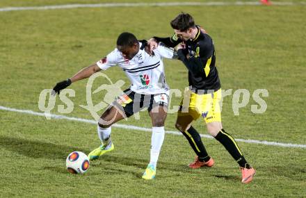 Fussball tipico Bundesliga. RZ Pellets WAC gegen Cashpoint SCR Altach. Issiaka Ouedraogo, (WAC), Benedikt Zech  (Altach). Lavanttal Arena, am 1.3.2016.
Foto: Kuess
---
pressefotos, pressefotografie, kuess, qs, qspictures, sport, bild, bilder, bilddatenbank