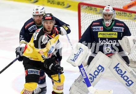 EBEL. Eishockey Bundesliga. EC VSV gegen UPC Vienna Capitals. Markus Schlacher, Jean Philippe Lamoureux, (VSV),  Nikolaus Hartl (Caps). Villach, am 4.3.2016.
Foto: Kuess 


---
pressefotos, pressefotografie, kuess, qs, qspictures, sport, bild, bilder, bilddatenbank