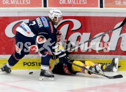 EBEL. Eishockey Bundesliga. EC VSV gegen UPC Vienna Capitals. Peter Robin Weihager,  (VSV), Simon Gamache (Caps). Villach, am 4.3.2016.
Foto: Kuess 


---
pressefotos, pressefotografie, kuess, qs, qspictures, sport, bild, bilder, bilddatenbank