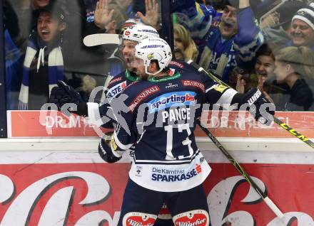 EBEL. Eishockey Bundesliga. EC VSV gegen UPC Vienna Capitals. Torjubel Rick Schofield, Ziga Pance (VSV). Villach, am 4.3.2016.
Foto: Kuess 


---
pressefotos, pressefotografie, kuess, qs, qspictures, sport, bild, bilder, bilddatenbank