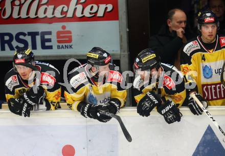 EBEL. Eishockey Bundesliga. EC VSV gegen UPC Vienna Capitals. Mario Fischer, Macgregor Sharp, Jamie Fraser (Caps). Villach, am 4.3.2016.
Foto: Kuess 


---
pressefotos, pressefotografie, kuess, qs, qspictures, sport, bild, bilder, bilddatenbank