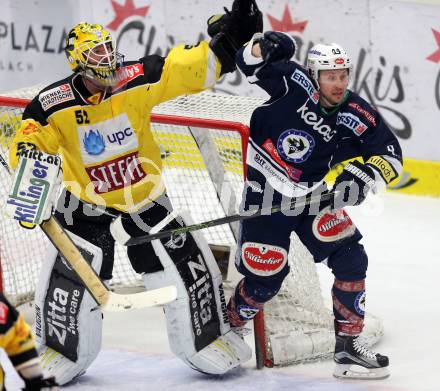 EBEL. Eishockey Bundesliga. EC VSV gegen UPC Vienna Capitals. Dustin Johner, (VSV),  Nathan Lawson (Caps). Villach, am 4.3.2016.
Foto: Kuess 


---
pressefotos, pressefotografie, kuess, qs, qspictures, sport, bild, bilder, bilddatenbank