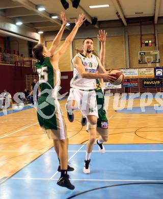 Basketball 2. Bundesliga 2015/16 Grunddurchgang 21. Runde. KOS Celovec gegen Dornbirn Lions. Grega Mali,  (KOS Celovec), Daniel Huenermann (Dornbirn). Klagenfurt, 5.3.2016.
Foto: Kuess
---
pressefotos, pressefotografie, kuess, qs, qspictures, sport, bild, bilder, bilddatenbank