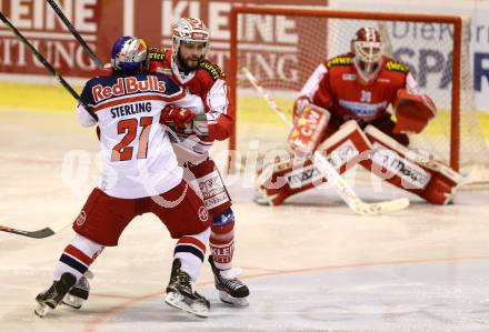 EBEL. Eishockey Bundesliga. KAC gegen EC Red Bull Salzburg. Steven Strong, Rene Swette,  (KAC), Brett Sterling (Salzburg). Klagenfurt, am 8.3.2016.
Foto: Kuess

---
pressefotos, pressefotografie, kuess, qs, qspictures, sport, bild, bilder, bilddatenbank