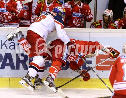 EBEL. Eishockey Bundesliga. KAC gegen EC Red Bull Salzburg. Jean Francois Jacques, (KAC),  Zdenek Kutlak (Salzburg). Klagenfurt, am 8.3.2016.
Foto: Kuess

---
pressefotos, pressefotografie, kuess, qs, qspictures, sport, bild, bilder, bilddatenbank