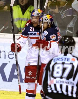 EBEL. Eishockey Bundesliga. KAC gegen EC Red Bull Salzburg. Torjubel Ryan Duncan, Brett Sterling (Salzburg). Klagenfurt, am 8.3.2016.
Foto: Kuess

---
pressefotos, pressefotografie, kuess, qs, qspictures, sport, bild, bilder, bilddatenbank