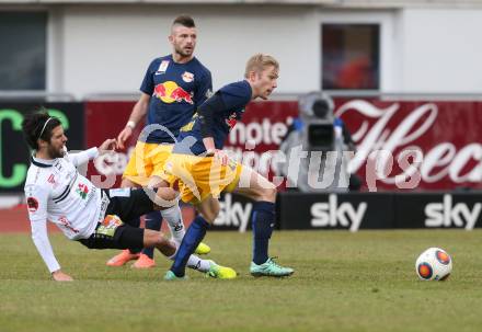 Fussball tipico Bundesliga. RZ Pellets WAC gegen FC Red Bull Salzburg. Ynclan Pajares Jacobo Maria, (WAC), Valon Berisha, Konrad Laimer  (Salzburg). Lavanttal Arena Wolfsberg, am 12.3.2016.
Foto: Kuess
---
pressefotos, pressefotografie, kuess, qs, qspictures, sport, bild, bilder, bilddatenbank