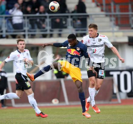 Fussball tipico Bundesliga. RZ Pellets WAC gegen FC Red Bull Salzburg. Daniel Drescher,  (WAC), Oberlin Dimitri Joseph (Salzburg). Lavanttal Arena Wolfsberg, am 12.3.2016.
Foto: Kuess
---
pressefotos, pressefotografie, kuess, qs, qspictures, sport, bild, bilder, bilddatenbank