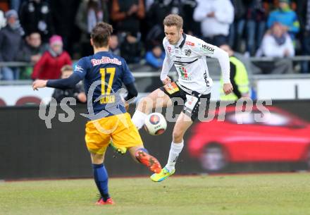 Fussball tipico Bundesliga. RZ Pellets WAC gegen FC Red Bull Salzburg. Marc Andre Schmerboeck, (WAC), Andreas Ulmer  (Salzburg). Lavanttal Arena Wolfsberg, am 12.3.2016.
Foto: Kuess
---
pressefotos, pressefotografie, kuess, qs, qspictures, sport, bild, bilder, bilddatenbank