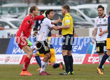 Fussball tipico Bundesliga. RZ Pellets WAC gegen FC Red Bull Salzburg. Alexander Kofler, Joachim Standfest (WAC), Schiedsrichter Manuel Schuettengruber. Lavanttal Arena Wolfsberg, am 12.3.2016.
Foto: Kuess
---
pressefotos, pressefotografie, kuess, qs, qspictures, sport, bild, bilder, bilddatenbank