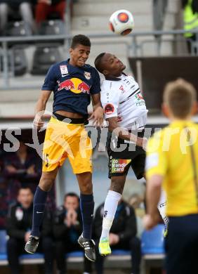 Fussball tipico Bundesliga. RZ Pellets WAC gegen FC Red Bull Salzburg. Issiaka Ouedraogo,  (WAC), Fernandes Da Silva Bernardo (Salzburg). Lavanttal Arena Wolfsberg, am 12.3.2016.
Foto: Kuess
---
pressefotos, pressefotografie, kuess, qs, qspictures, sport, bild, bilder, bilddatenbank