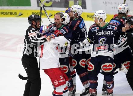 EBEL. Eishockey Bundesliga. EC VSV gegen EC Red Bull Salzburg. Dustin Johner, (VSV), Brett Sterling  (Salzburg). Villach, am 15.3.2016.
Foto: Kuess 


---
pressefotos, pressefotografie, kuess, qs, qspictures, sport, bild, bilder, bilddatenbank