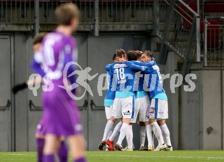 Fussball Sky go Erste Liga. SK Austria Klagenfurt gegen SC Wiener Neustadt.  Torjubel Wiener Neustadt. Klagenfurt, am 15.3.2016.
Foto: Kuess
---
pressefotos, pressefotografie, kuess, qs, qspictures, sport, bild, bilder, bilddatenbank