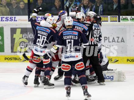 EBEL. Eishockey Bundesliga. EC VSV gegen EC Red Bull Salzburg. Rauferei. Villach, am 15.3.2016.
Foto: Kuess 


---
pressefotos, pressefotografie, kuess, qs, qspictures, sport, bild, bilder, bilddatenbank