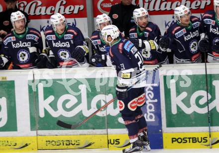 EBEL. Eishockey Bundesliga. EC VSV gegen EC Red Bull Salzburg. Torjubel Benjamin Petrik (VSV). Villach, am 15.3.2016.
Foto: Kuess 


---
pressefotos, pressefotografie, kuess, qs, qspictures, sport, bild, bilder, bilddatenbank