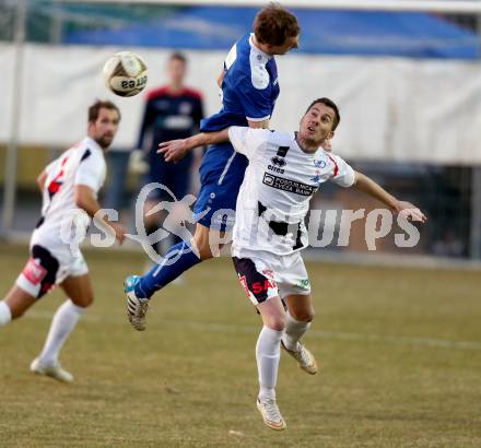 Fussball Kaerntner Liga. SAK gegen ATSV Wolfsberg.  Dejan Podbreznik,  (SAK), Fabian Hafner (Wolfsberg). Welzenegg, am 18.3.2016.
Foto: Kuess
---
pressefotos, pressefotografie, kuess, qs, qspictures, sport, bild, bilder, bilddatenbank