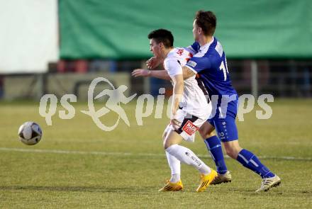 Fussball Kaerntner Liga. SAK gegen ATSV Wolfsberg. Tadej Zagar Knez, (SAK), Alexander Kirisits  (Wolfsberg). Welzenegg, am 18.3.2016.
Foto: Kuess
---
pressefotos, pressefotografie, kuess, qs, qspictures, sport, bild, bilder, bilddatenbank